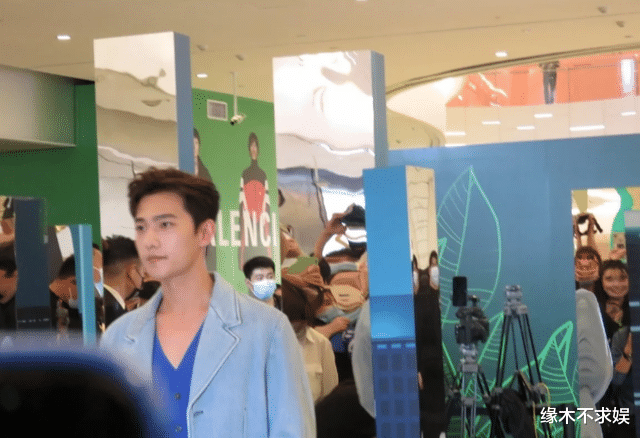 杨洋|一米多的距离看杨洋，生图下的他长这样，网友的评价很真实