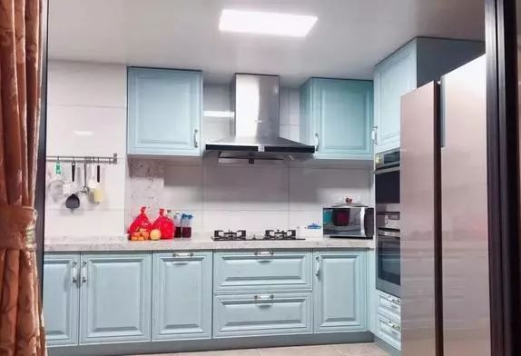 一家五口入住128平米三房,电视墙真漂亮,很满意玄关鞋柜设计