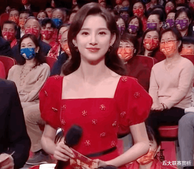 春晚|马凡舒“首秀”刷屏!从CCTV5走向春晚,获赞才华与美貌并存