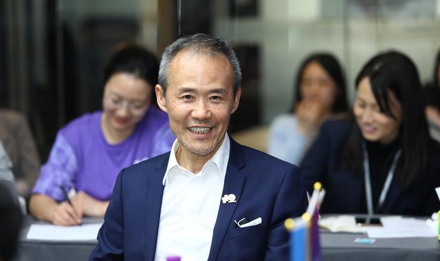 退休金|王石娇妻小他30岁，69岁之时喜得“幼女”，每月退休金惹人羡慕！