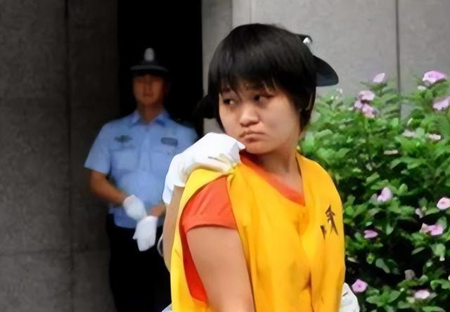 职业教育|09年，广东19岁少女被捕！弑亲后淡定玩手机，直言：在帮他们解脱