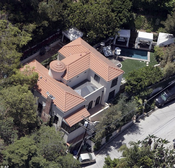 明星|亚裔富家千金组团偷遍好莱坞明星 超过300万美元的东西被盗!