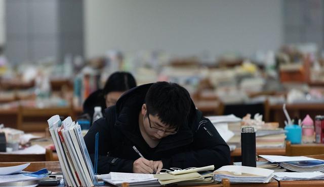 选择的是汉语言文学专业，考研的成功率是不是很小？考虑这几点