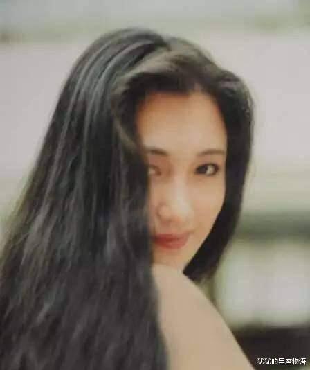 |21岁出道， 因长得太美遭人嫉妒， 鼻子差点被人割掉，现家庭美满