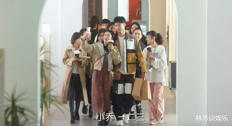 张雪迎|摇头晃脑,全程瞪眼?25岁张雪迎出手,带来教科书式“花痴演技”