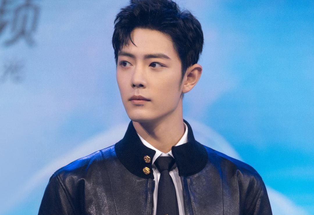 郑秀妍|肖战直播“习惯”被粉丝扒出，已成基本操作，对家却调侃只会带货