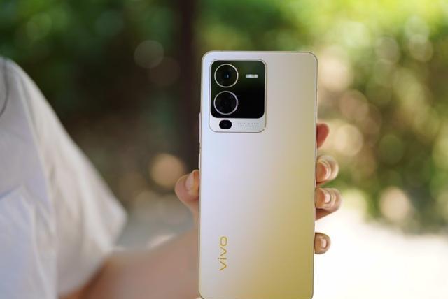 spring|vivoS18Pro启用天玑9000处理器，16+512G或才4299