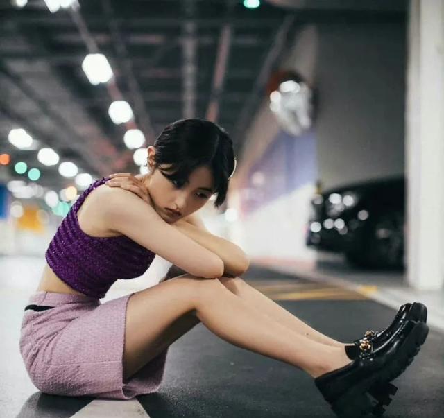 张子枫|“张子枫腿好绝”上热搜，同年龄段小花成背锅侠，关晓彤无辜躺枪