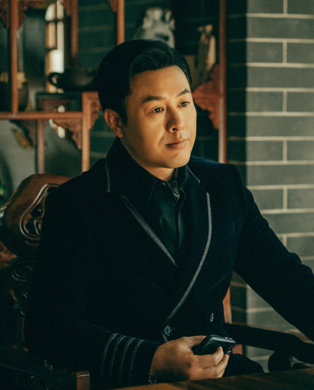 狂飙|超百万的铂金包、警察一身上十万,《狂飙》你是反黑剧么?