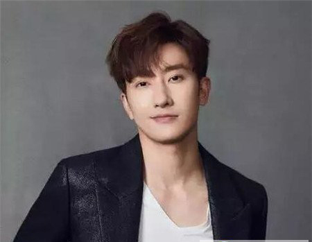 护肤品 想换发型迎新年？不妨看看这四款最适合亚洲男人的浏海造型