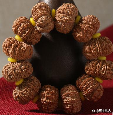 文玩|文玩圈里越“丑”越贵的文玩有哪些？