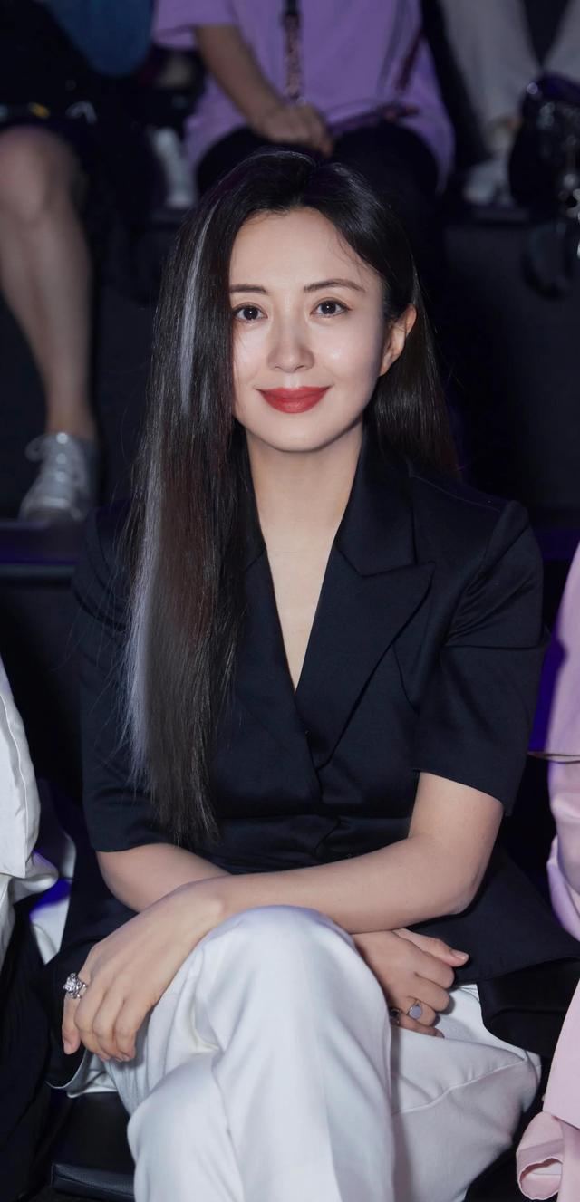 杨童舒|著名演员杨童舒：长得漂亮戏也好，为人低调不张扬，追求平淡生活