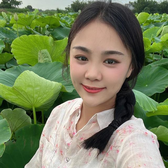 “出生被抛弃”,如今一场直播带货过亿,这个草根网红“翻身”了?