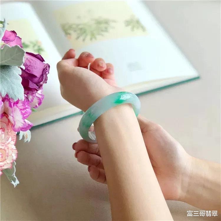 翡翠|这些年，你收藏的翡翠，亏了还是赚了？