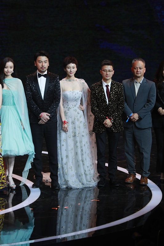 长裙 《延禧》愉妃练练的气质真好，穿长裙挺冰清玉洁，留短发也不丑