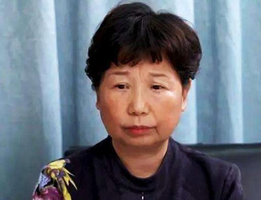 杜新枝|杜粉曝田静直播收入，俩熊磊也不是对手，杜新枝发病被送医院