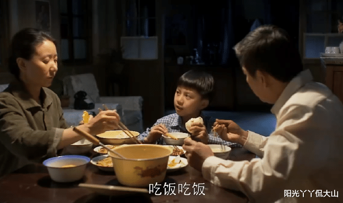 张桂英|父母爱情：张桂英吃粗粮，将细粮让给王振彪，卑微却换不来珍惜！