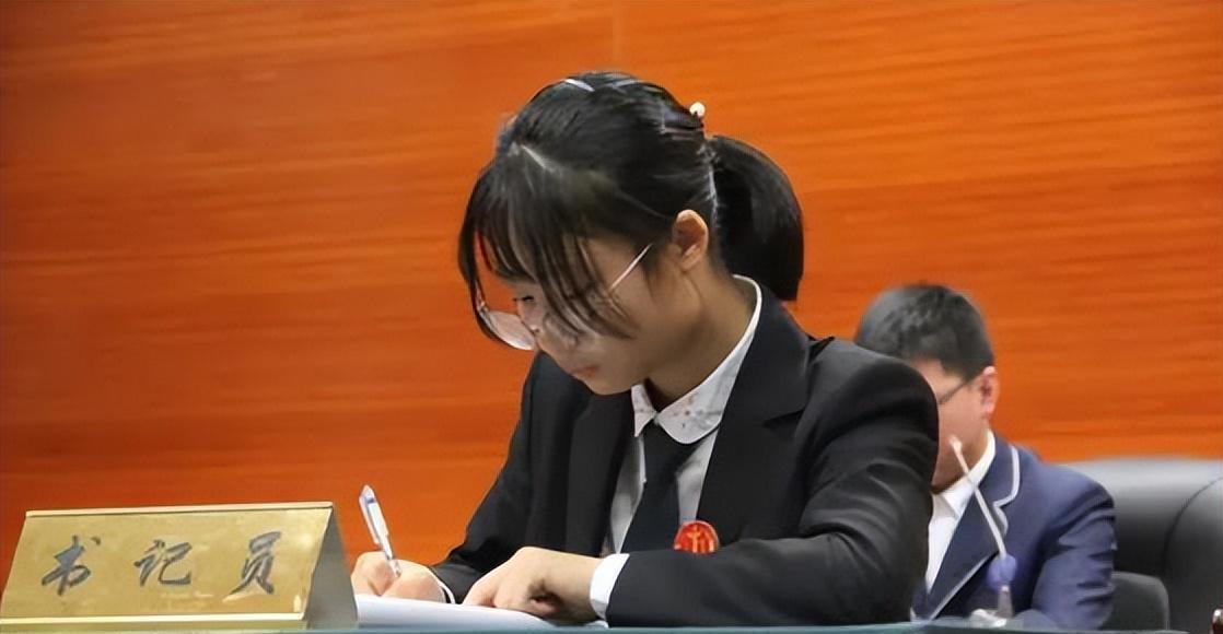 |大学生的“迷惑求职观”，月薪过万无人问津，3000的岗位扎堆争抢