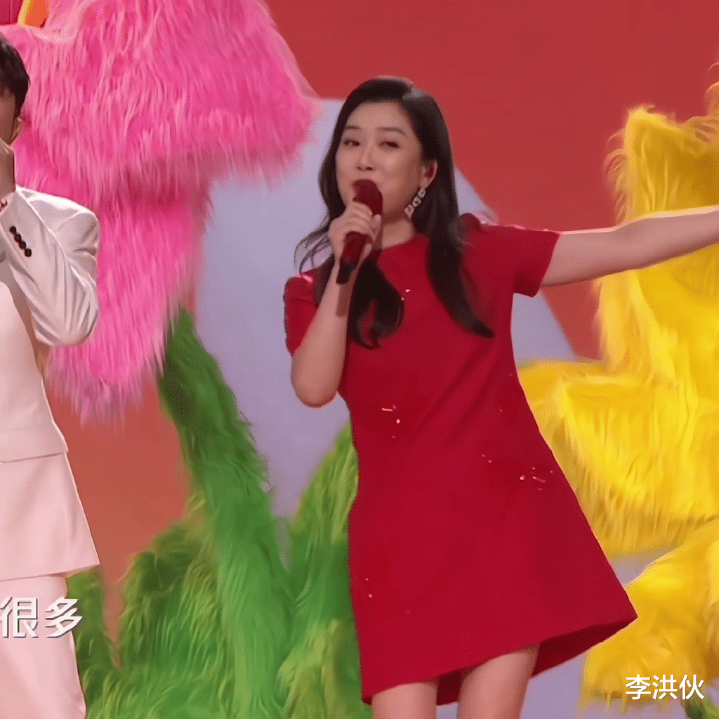明星|元宵晚会明星造型：玲花满脸幸福肥，沈梦辰下半身粗壮被疑怀孕了