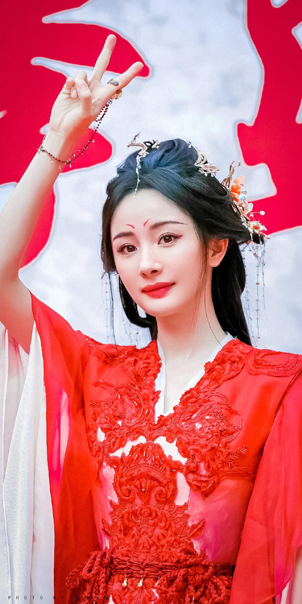 龚俊|新剧还在拍摄,杨幂龚俊粉丝就开始撕番,互相谩骂揭短儿,太败路人缘了