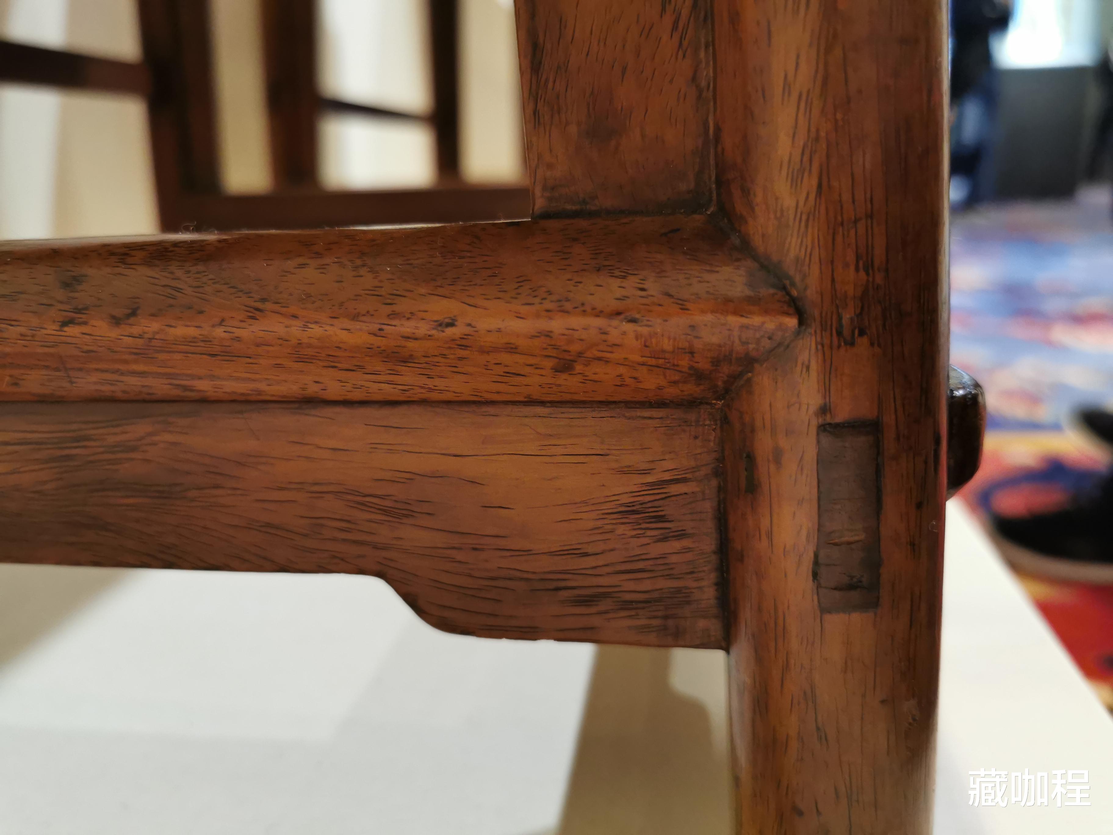 |不光有麦穗纹,黄花梨南官帽椅棕眼反差强烈