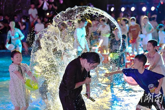 成都|泼水狂欢 体验清凉