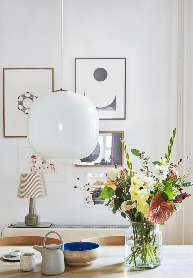 一个优雅女人的家,喜欢橡木家具,用花装点生活,粉得恰到好处