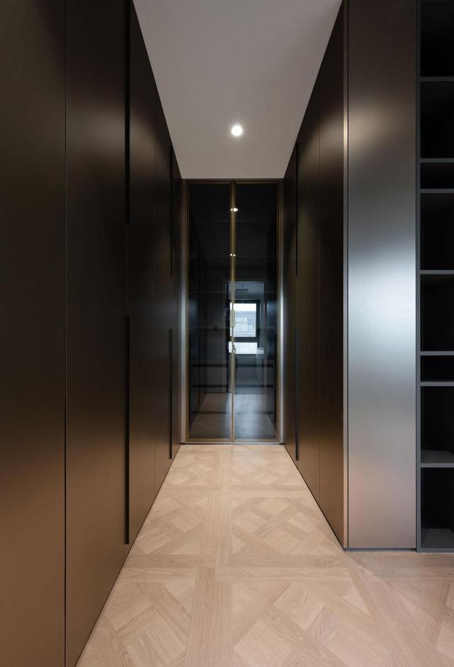 155平三居室，加入更多的色彩，让空间更加新奇独特