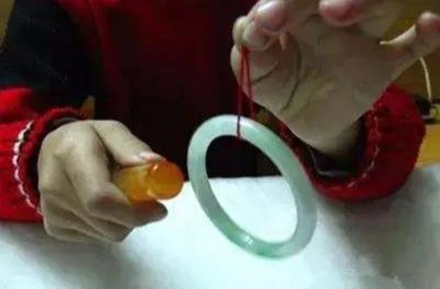 翡翠|还在看那些不靠谱的鉴定方法？掌握这几点，秒变翡翠行家！