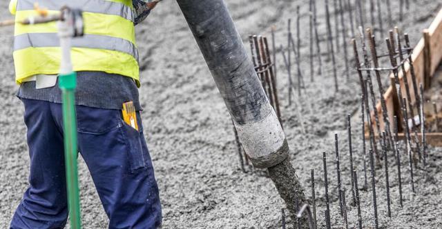 混凝土|现浇混凝土楼板，水泥用哪种？用32.5的还是42.5的？依据什么？