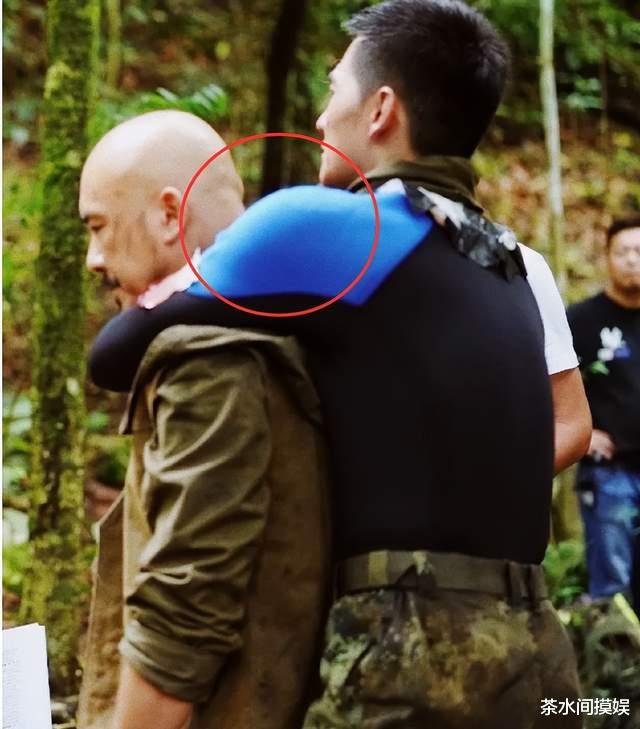 唐嫣|吃空气、假开车、骑假马、戴假肩胛骨，内娱明星拍戏有啥是真的？