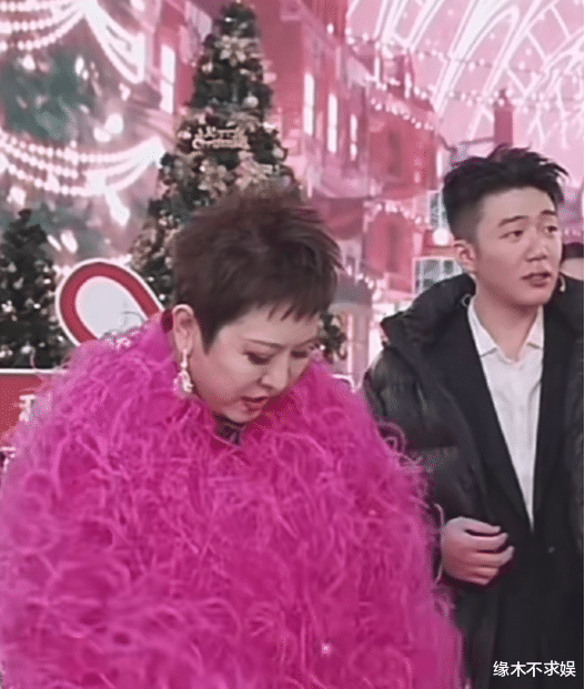 向太|向太回应直播争议：卖的就是自己平时用的，并透露下场直播方向！