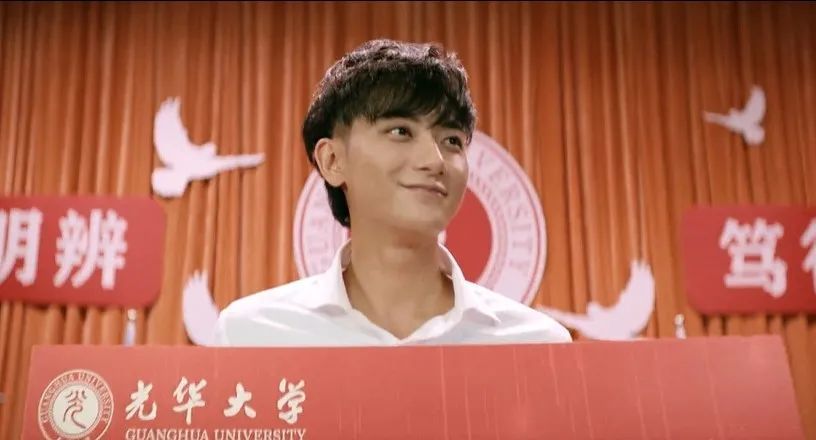 生死钟声|张艺兴和黄子韬演的学霸,哪个智商更低?