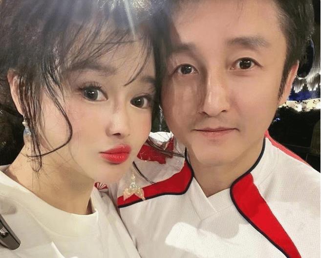 洗面奶 穿了不如不穿！拳王老婆拼四胎狂减肥，穿衣过于暴露被批