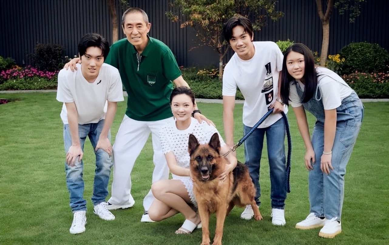 张艺谋|张艺谋喜迎72岁大寿!穿国产运动装老当益壮,儿子送好成绩做寿礼