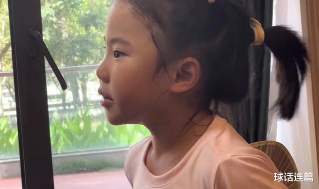 王楠|国乒大满贯严厉督促爱女练球，小姑娘边打边哭，丈夫直言太欺负人
