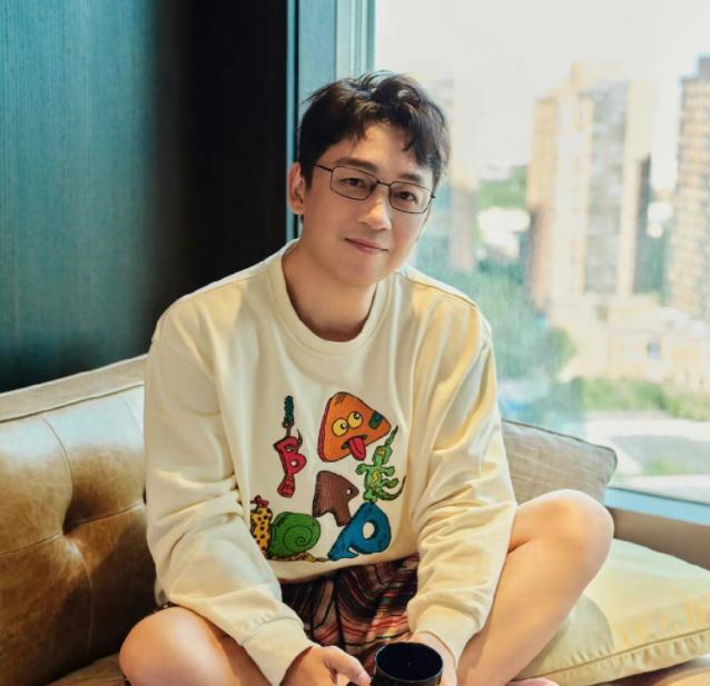 潘粤明 5位瘦身成功的中年男星：潘粤明有少年感，黄晓明清爽十足