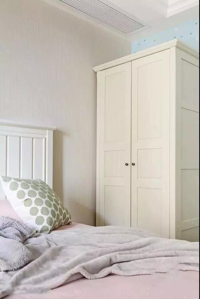 还在为选卧室的衣柜而烦恼?现在流行这种衣柜,好看又实用