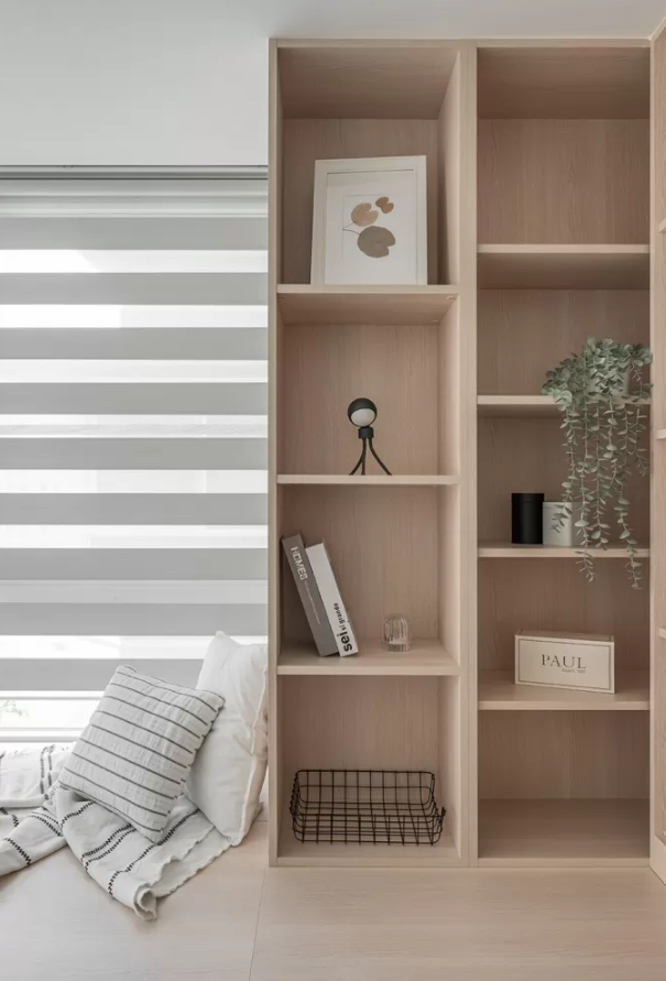 以后飘窗都不砸了！包成榻榻米，上方L型置物架，美观休闲两不误！