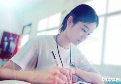 00后|00后正在“整顿”职场不良风气？怒怼领导上名场面，90后表示佩服