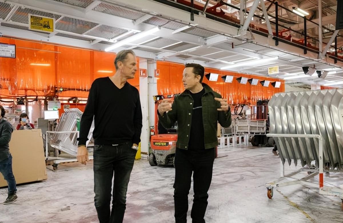 伊隆·马斯克|世界首富到底是哪一个?马斯克:普京比我富多了