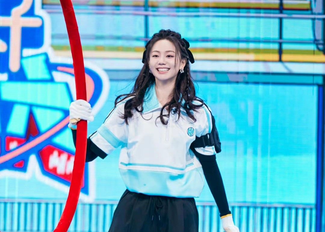 许嵩|许嵩冯禧恋情曝光,粉丝大方送祝福,女方过往的恋爱史被扒了出来