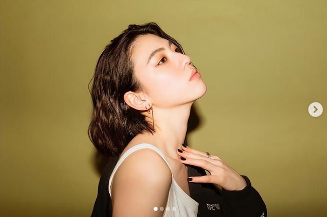 三吉彩花|《今际之国的闯关者2》三吉彩花不仅长相高冷美艳,还拥有大长腿