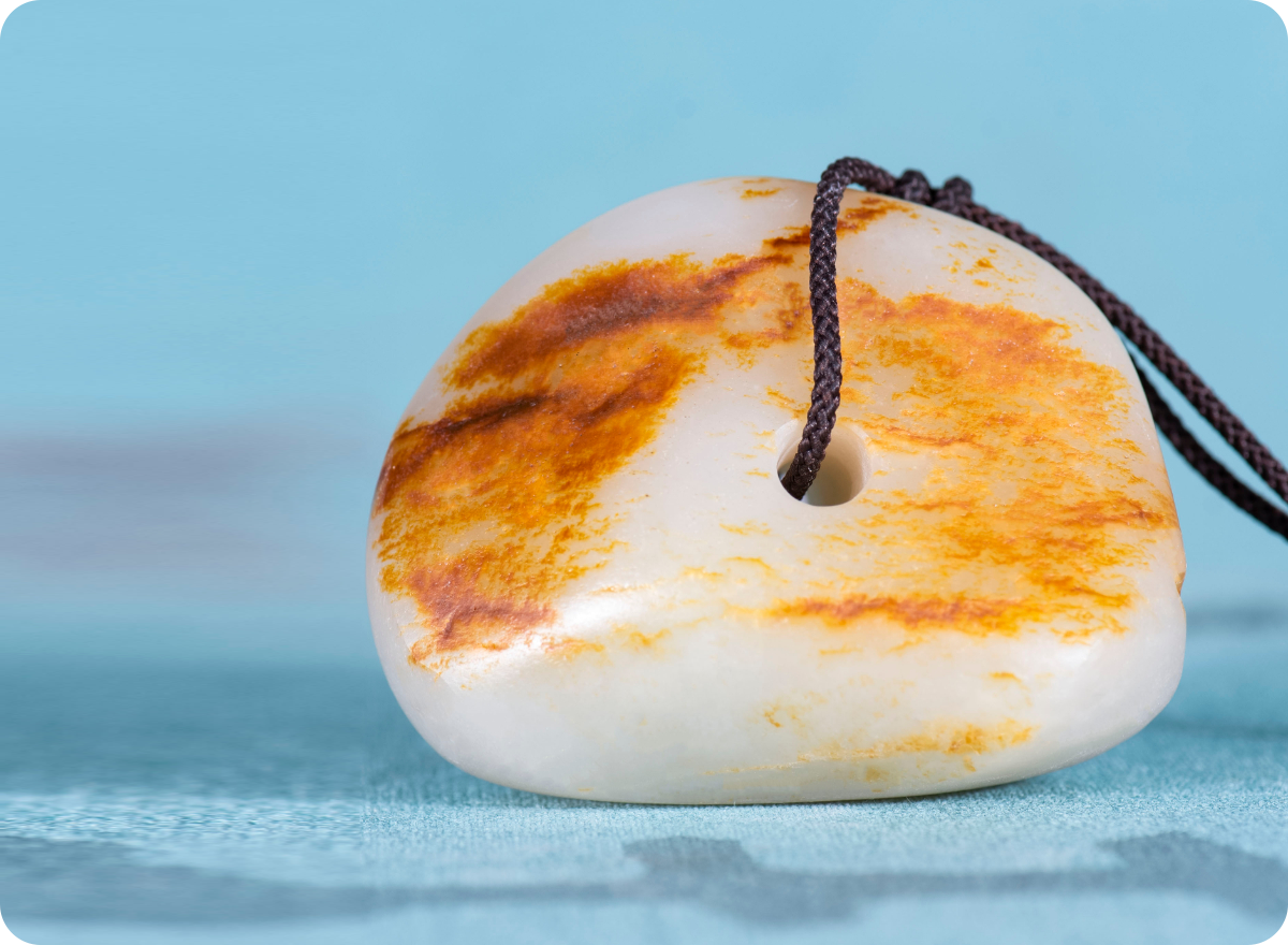 翡翠|玉挂件玉吊坠的历史发展、如何选择玉挂件、玉器挂件精品欣赏，看这一篇就够了