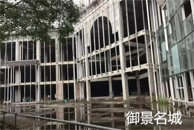 红岭火车站对出的烂尾项目即将拍卖，梧州烂尾项目或将迎来春天？