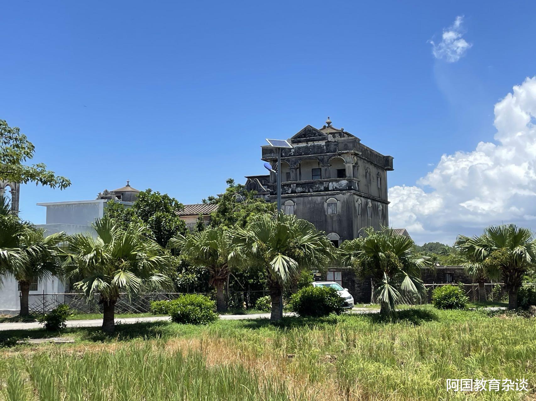 美丽|暑期看碉楼、看海其实不用钱——推荐条小众自驾线路