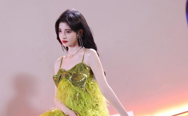 人物设定|演戏就成面瘫,沉迷少女人设无法自拔,这8位演员个个一言难尽