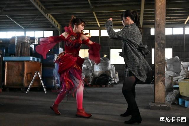 |假面骑士revice19话追加先行图 两对官方cp成功锁死 狩崎不会道歉