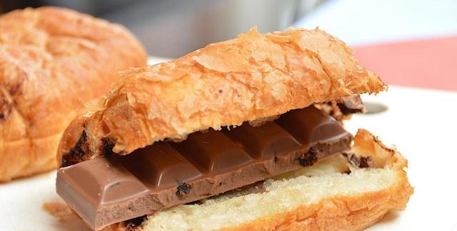 消费降级|“我不舍得点超过30元的外卖”：这届九零后，开始消费降级