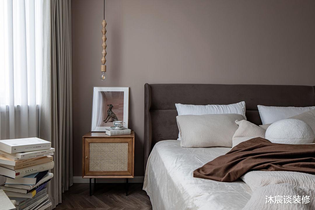 这对大学老师,把餐厅放在阳台就圈了好多粉,再开个天窗,美极了